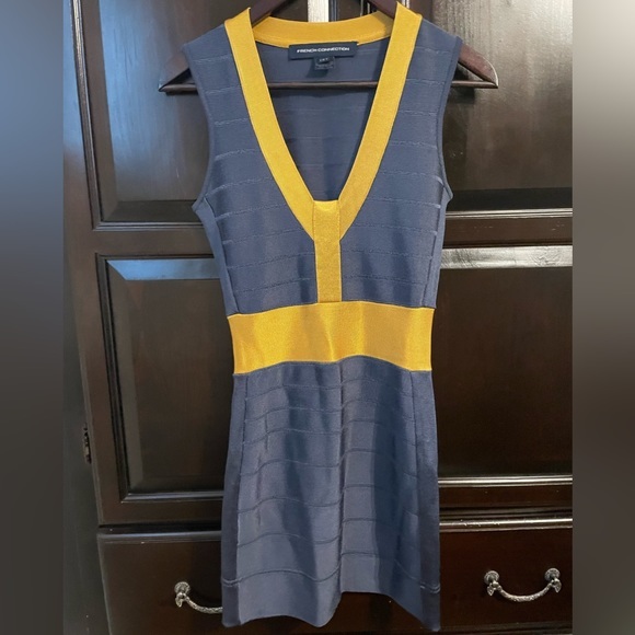French Connection Mini Bandage Dress Navy Blue Gold Size 2 - Picture 1 of 7